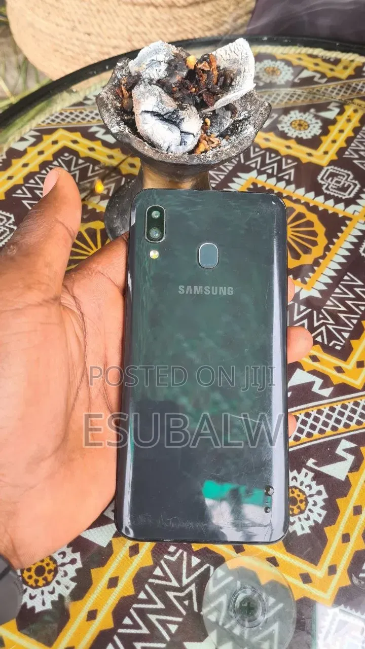 Samsung Galaxy A30 64 GB Black