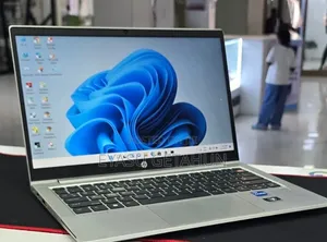 New Laptop HP EliteBook 830 G9 16GB Intel Core i5 SSD 512GB