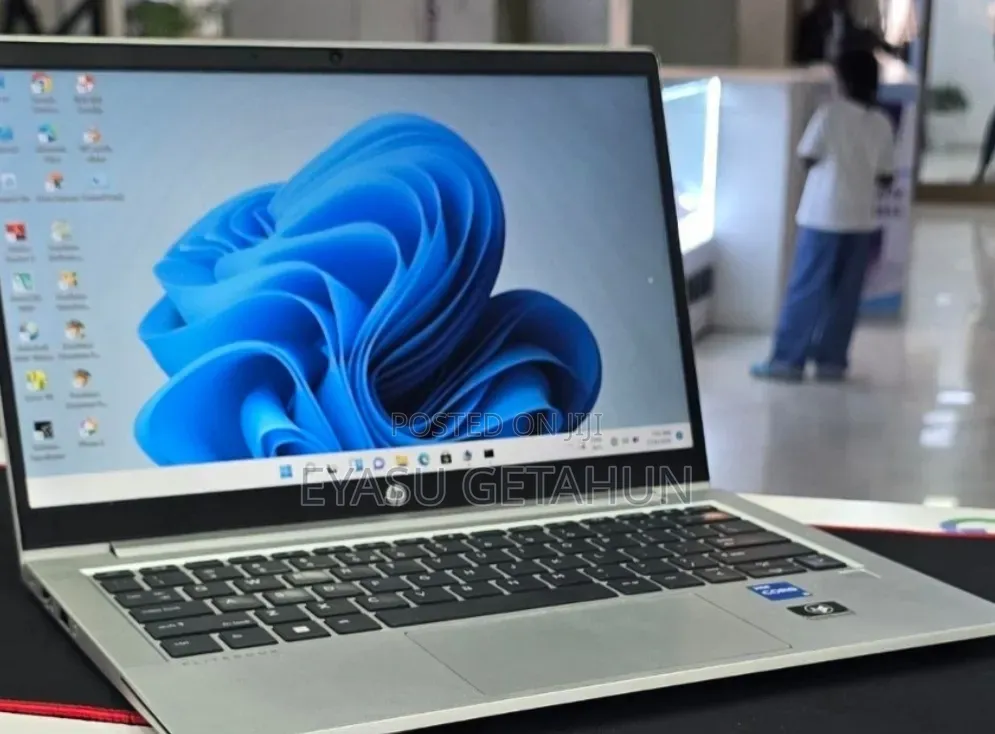 New Laptop HP EliteBook 830 G9 16GB Intel Core i5 SSD 512GB
