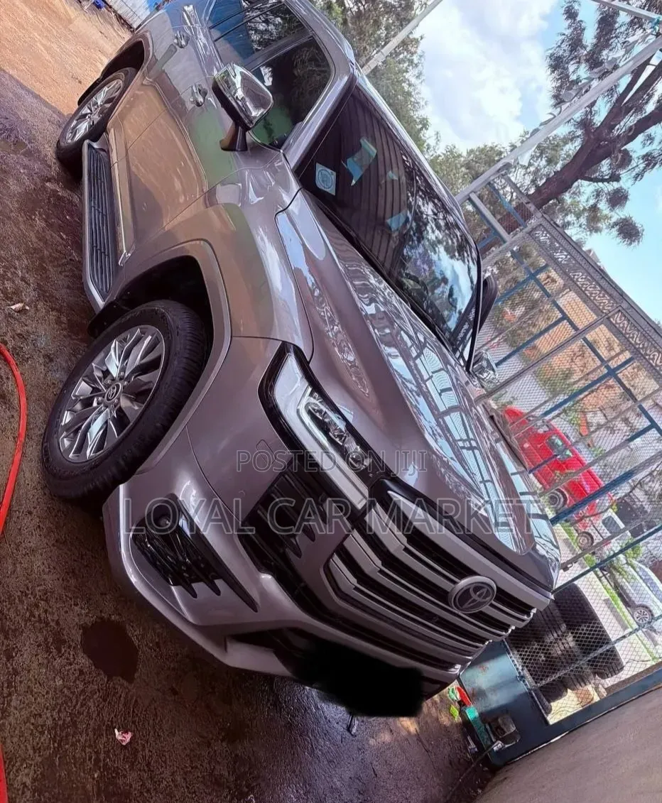 Toyota Land Cruiser 2022 Gray