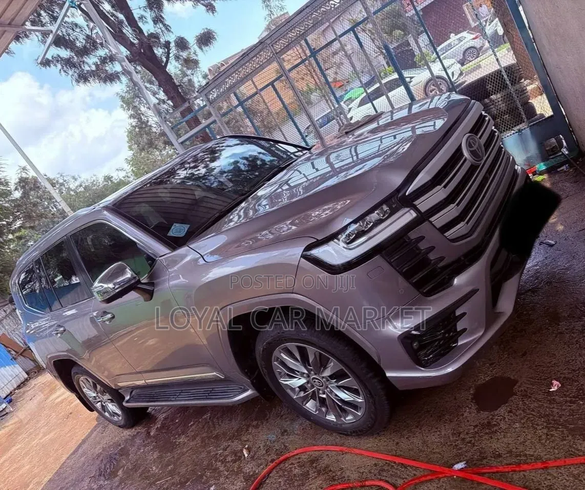Toyota Land Cruiser 2022 Gray