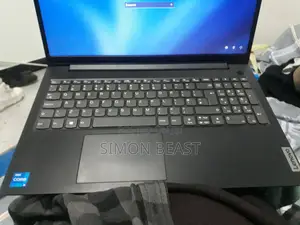 Laptop Lenovo V15 12GB Intel Core i5 HDD 1T