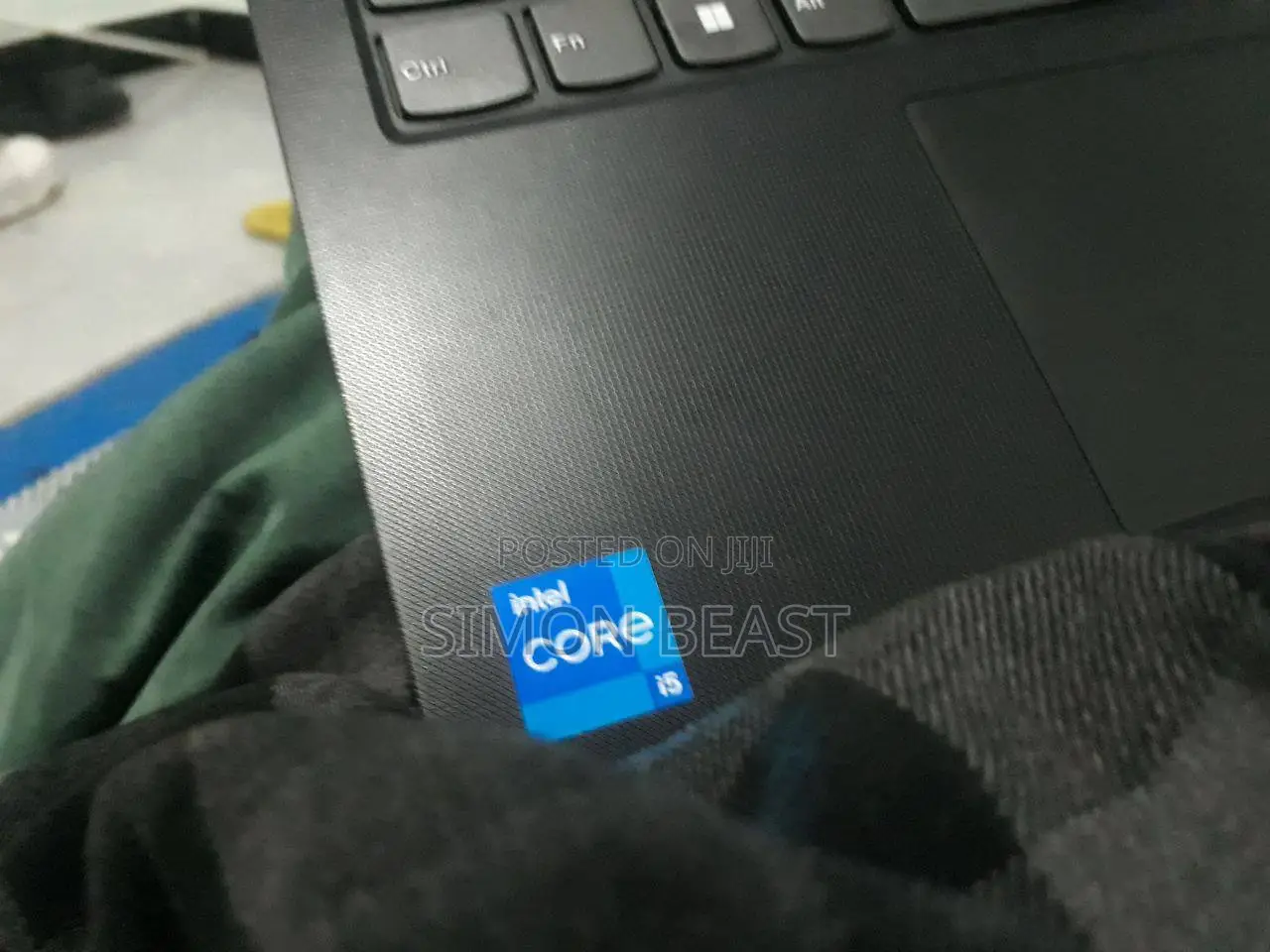Laptop Lenovo V15 12GB Intel Core i5 HDD 1T