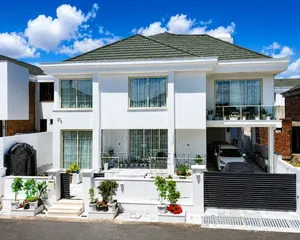 5bdrm House in Bole for sale