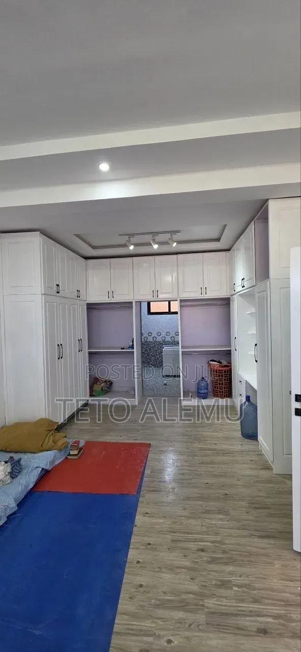5bdrm House in Bole for sale