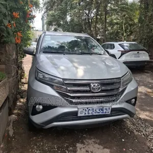 Toyota Rush 2022 Silver