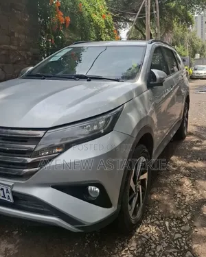 Toyota Rush 2022 Silver
