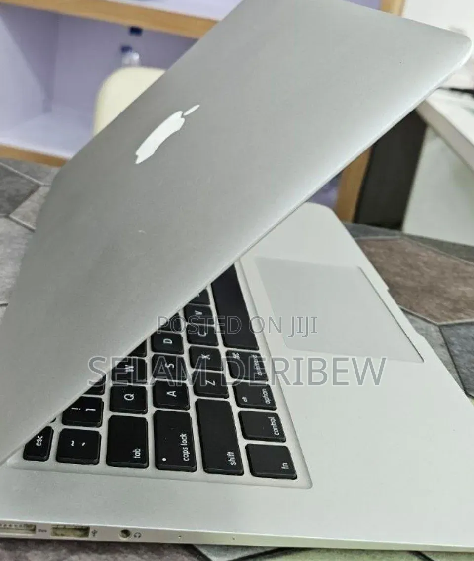 New Laptop Apple MacBook Air 2017 8GB Intel Core i5 SSD 256GB