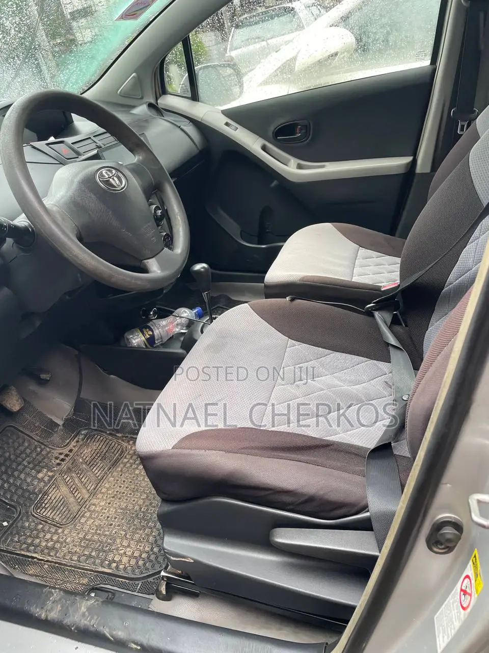 Toyota Yaris 2010 Silver