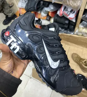 Nike Air Max Tuned (TN) "Triple Black"