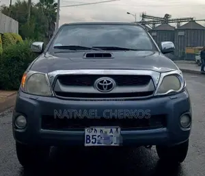 Toyota Hilux 2020 Gray