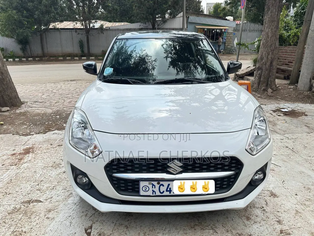 Suzuki Swift 2022 White