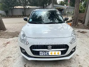Suzuki Swift 2022 White