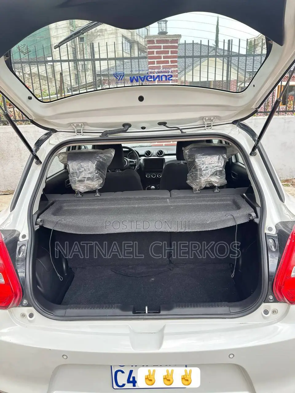 Suzuki Swift 2022 White
