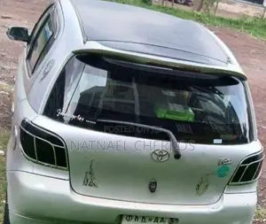 Toyota Vitz 2001 Silver
