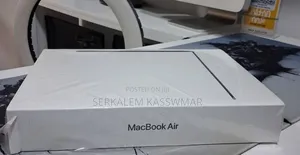 New Laptop Apple MacBook Air 2022 M2 8GB Apple M2 SSD 256GB