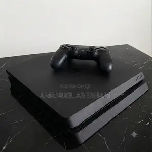 PlayStation 4 Slim