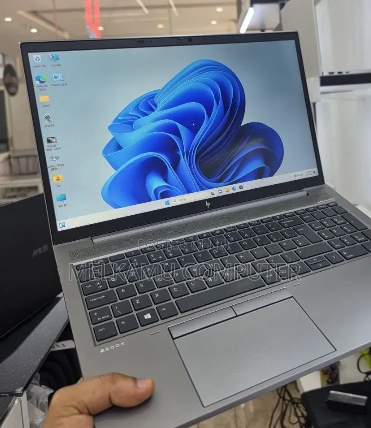 New Laptop HP ZBook 15 16GB Intel Core i7 SSD 512GB