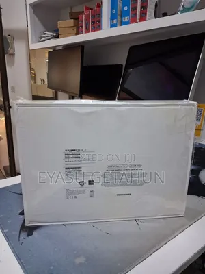 New Laptop Apple MacBook Air 2022 M2 8GB Apple M2 SSD 256GB