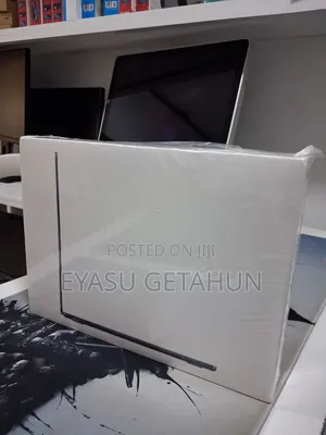New Laptop Apple MacBook Air 2022 M2 8GB Apple M2 SSD 256GB