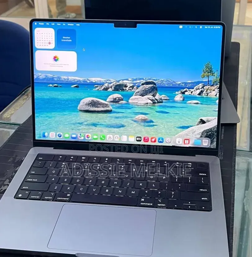 New Laptop Apple MacBook 16GB Apple M1 Pro SSD 512GB