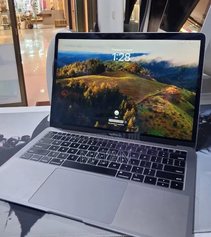 New Laptop Apple MacBook Air 2019 8GB Intel Core i5 SSD 128GB