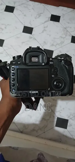 Canon 5d Mark Iii With 70-200 Zoom Lens