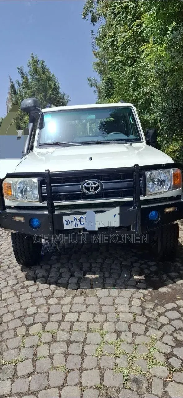 Toyota Land Cruiser 2020 White