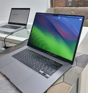 New Laptop Apple MacBook Air 2024 M3 8GB Apple M3 SSD 512GB