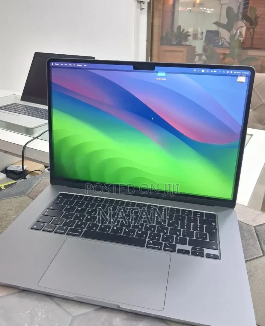 New Laptop Apple MacBook Air 2024 M3 8GB Apple M3 SSD 512GB
