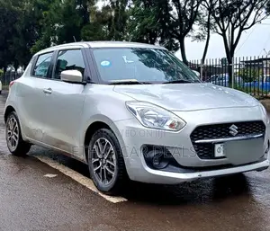 Suzuki Swift 2022 Silver