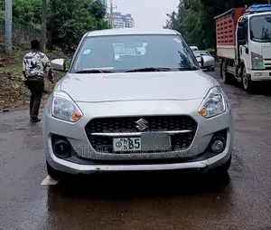 Suzuki Swift 2022 Silver
