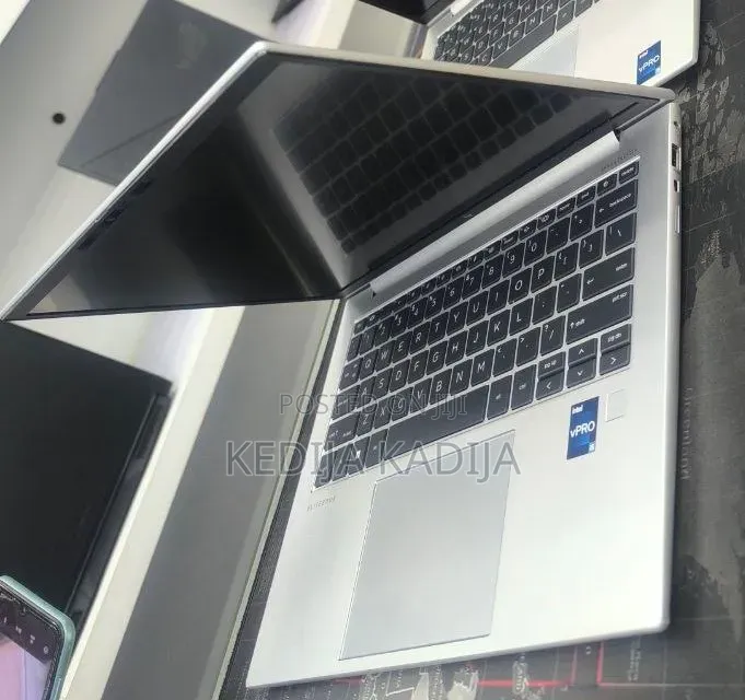 New Laptop HP EliteBook 840 G10 16GB Intel Core i5 SSD 512GB