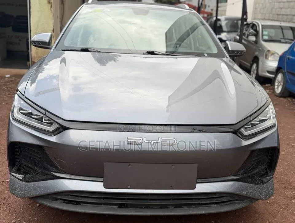 New BYD E2 43 kWh 94 hp FWD 2025 Gray