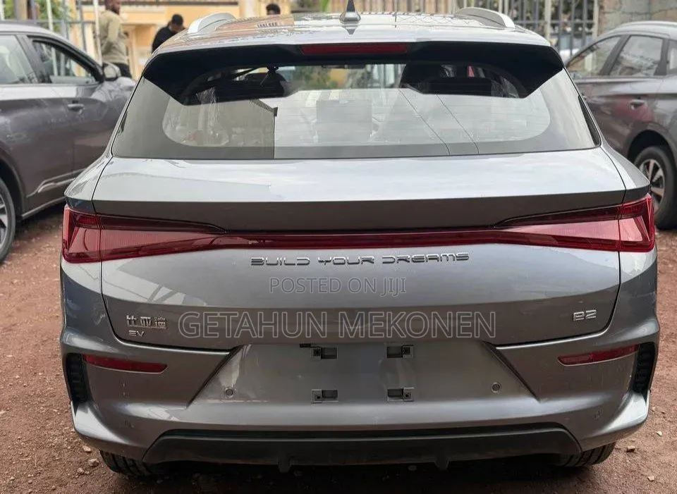 New BYD E2 43 kWh 94 hp FWD 2025 Gray