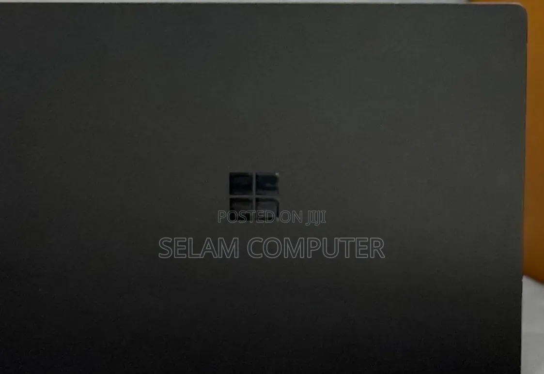 New Laptop Microsoft Surface 16GB Intel Core i7 SSD 512GB