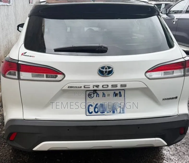 Toyota Corolla Cross 2024 White