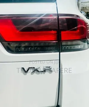 Toyota Land Cruiser 2023 White