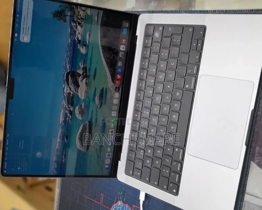 New Laptop Apple MacBook Pro 2021 M1 16GB Apple M1 Pro SSD 512GB