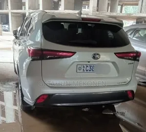 Toyota Highlander 2024 White