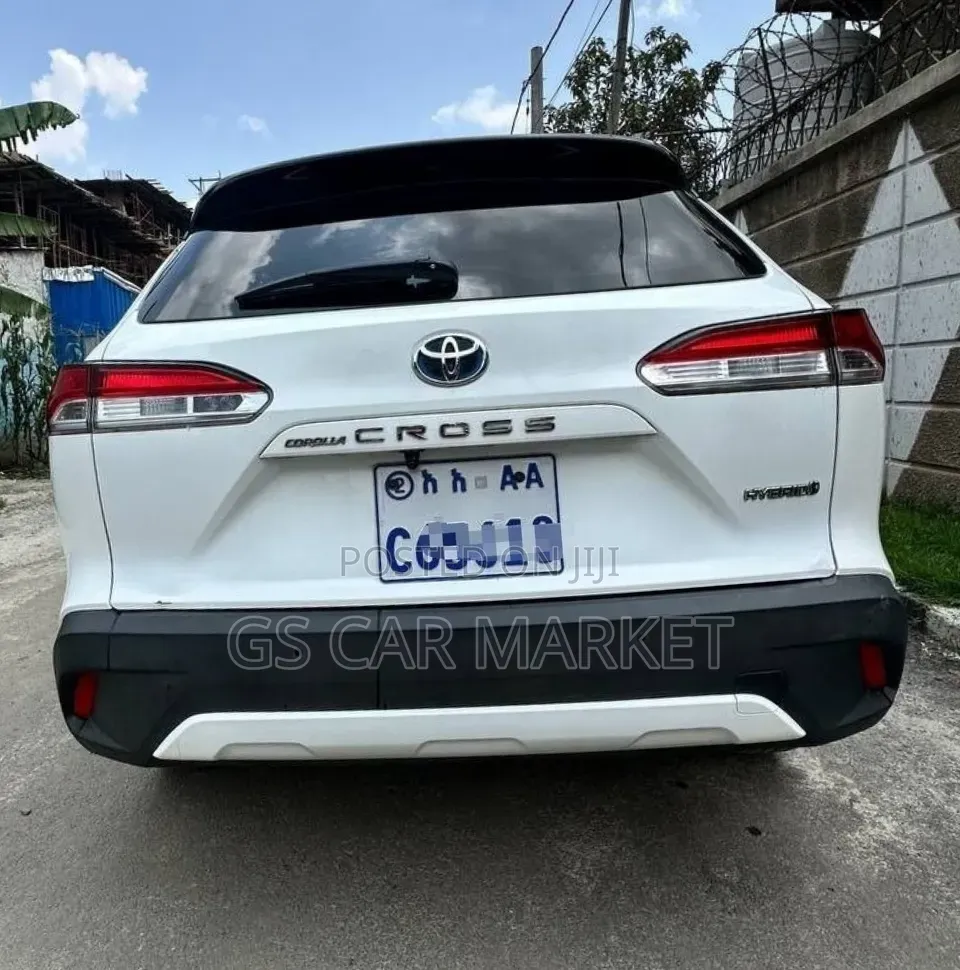 Toyota Corolla Cross 2023 Ivory