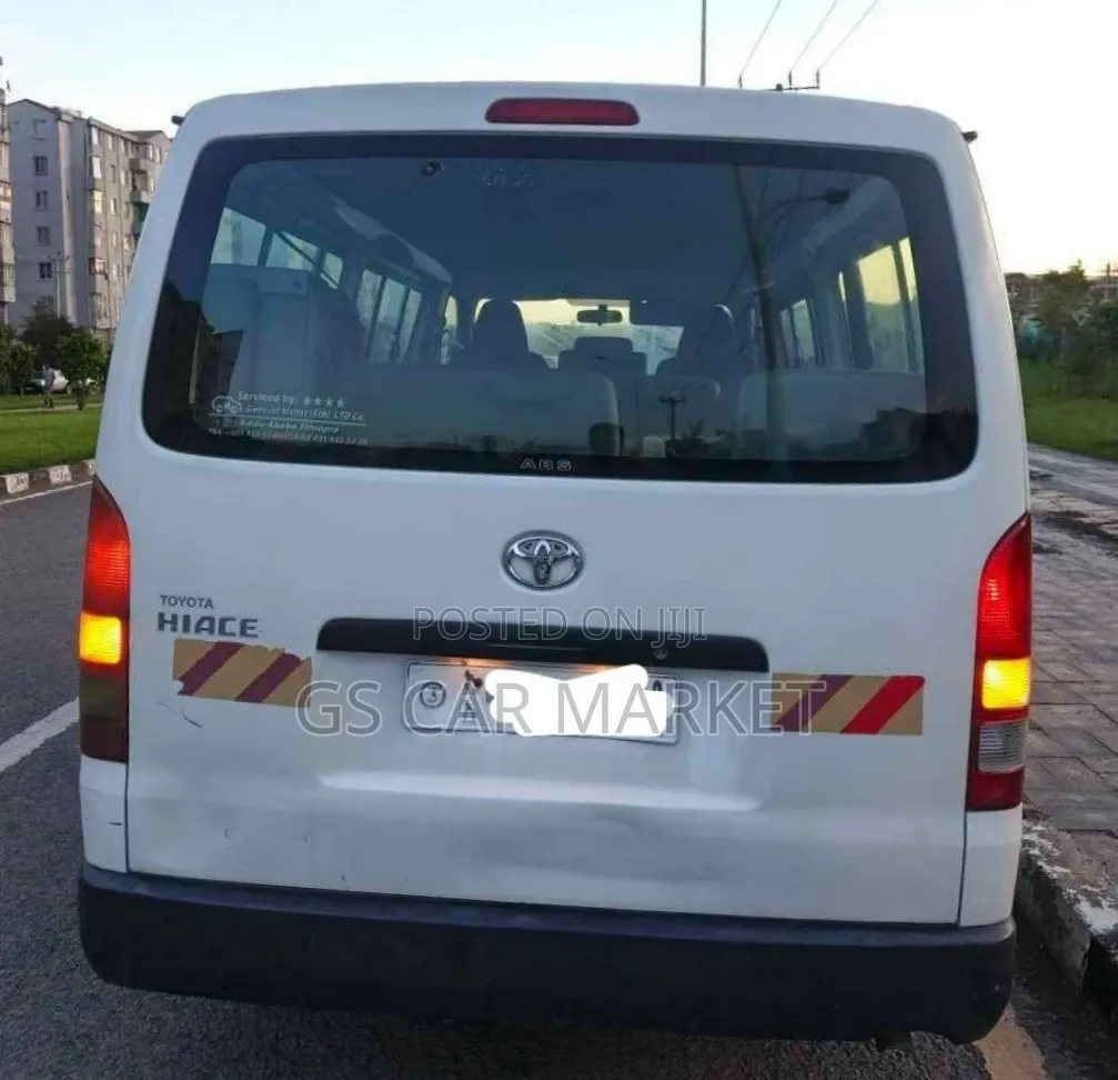 Toyota HiAce 2008 White