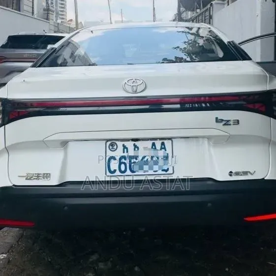 Toyota bZ3 2025 White