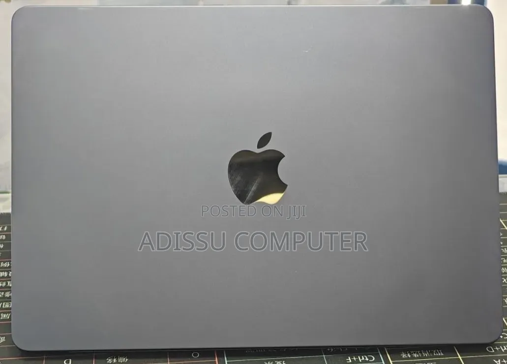 New Laptop Apple MacBook Air 2022 M2 8GB Intel Core M2 SSD 512GB