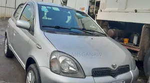 Toyota Vitz 2001 Silver
