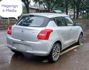 Suzuki Swift 2022 Silver