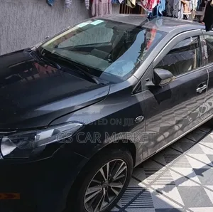 Toyota Yaris 2016 Gray