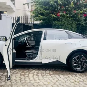 Toyota bZ3 2025 White