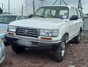 Toyota Land Cruiser 90 1997 White