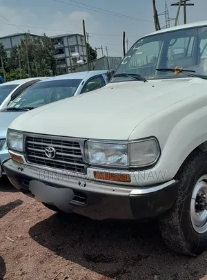 Toyota Land Cruiser 90 1997 White
